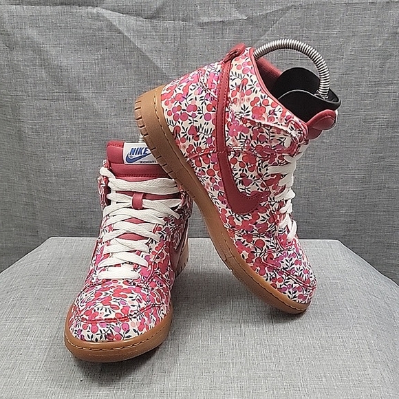 Nike Shoes - Nike Dunk High Premium Fabric Cherries 2007 327075-662 women's SZ 8